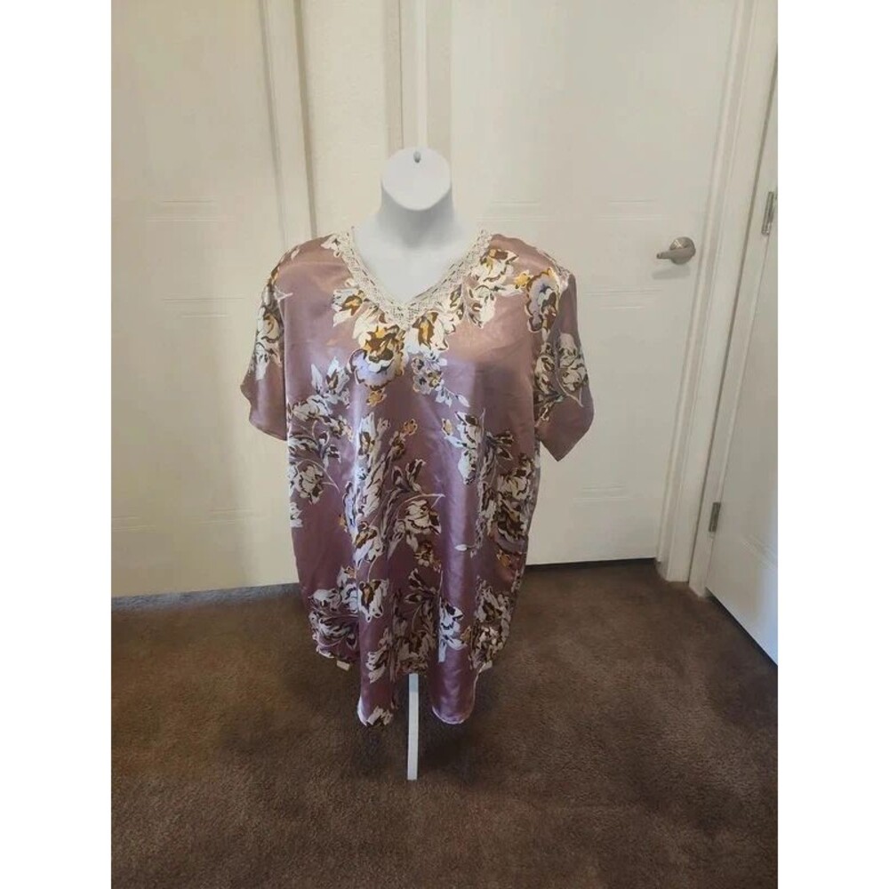 Gold coast hostess lounge wear  3x